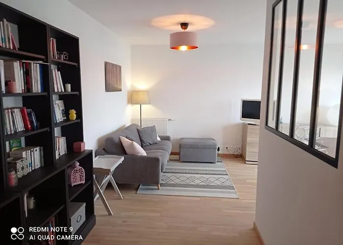 Appartement Superbe Avec Balcon Filant